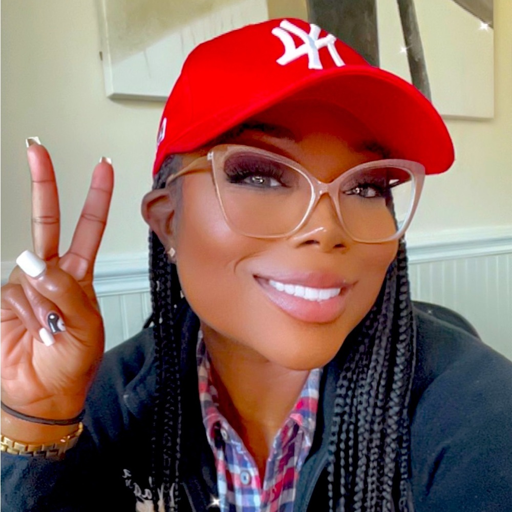 Meet your Posher, Danielle